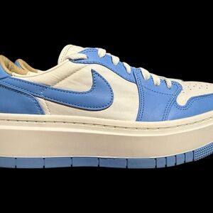 Nike Low Top Sneakers in White and Light Blue